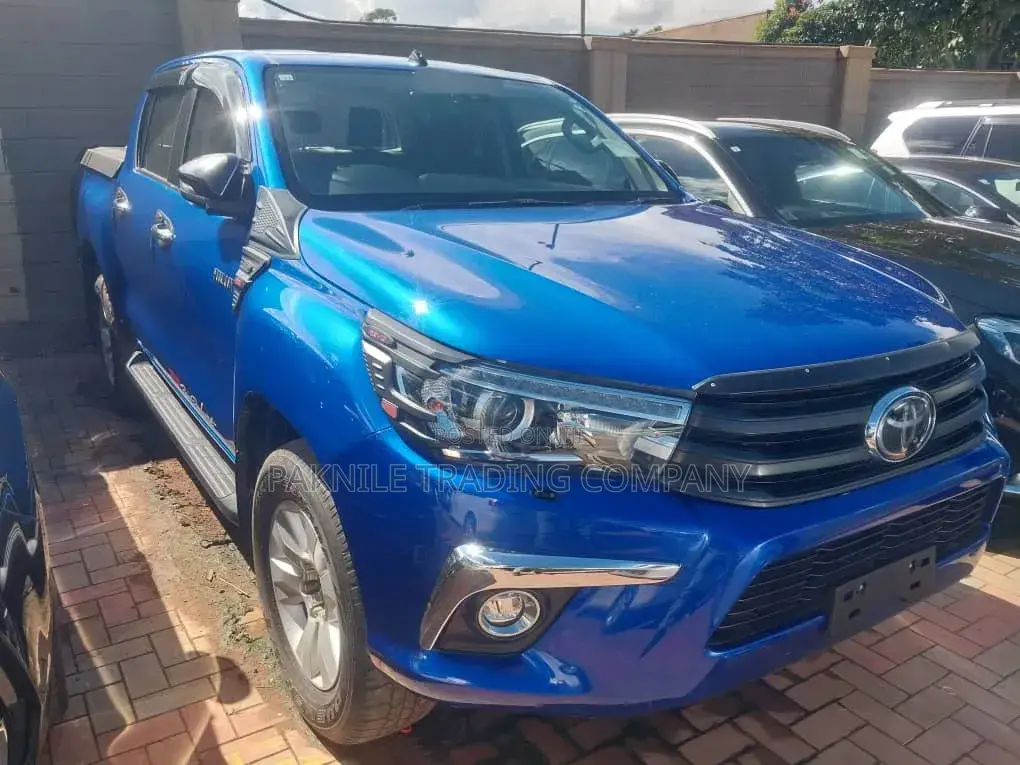 Toyota Hilux 2018 Blue