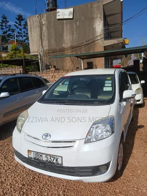 Toyota Passo Sette 1.5 AWD 2012 White