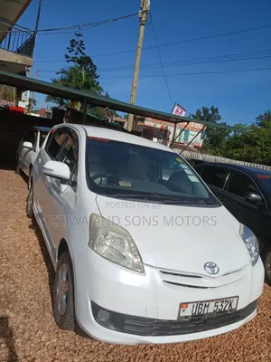 Toyota Passo Sette 1.5 AWD 2012 White