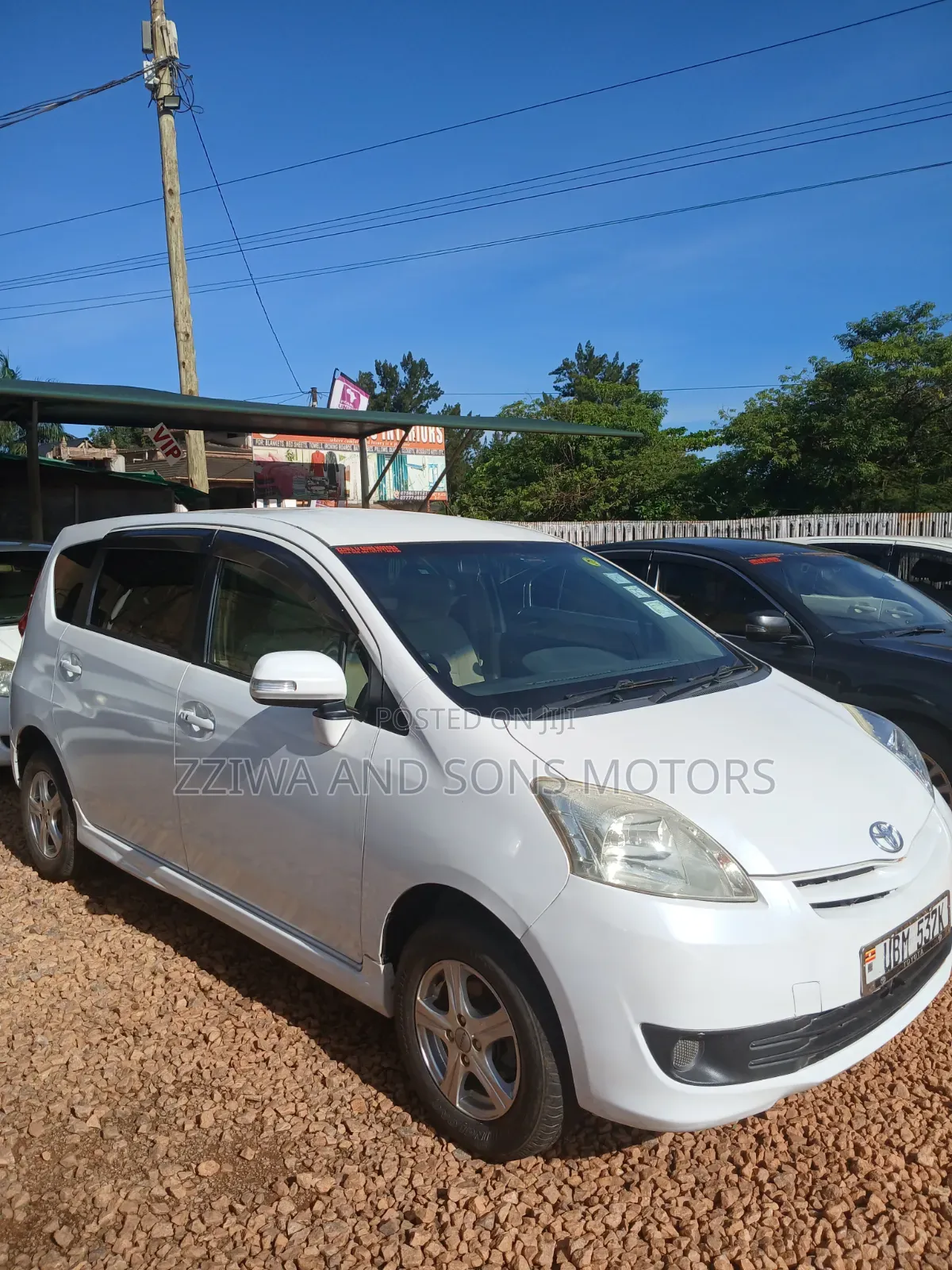 Toyota Passo Sette 1.5 AWD 2012 White