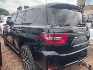 Nissan Patrol 2022 Black