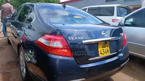 Nissan Teana 2010 Blue