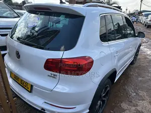 Volkswagen Tiguan R-Line 4dr SUV (2.0L 4cyl Turbo 6A) 2014 White