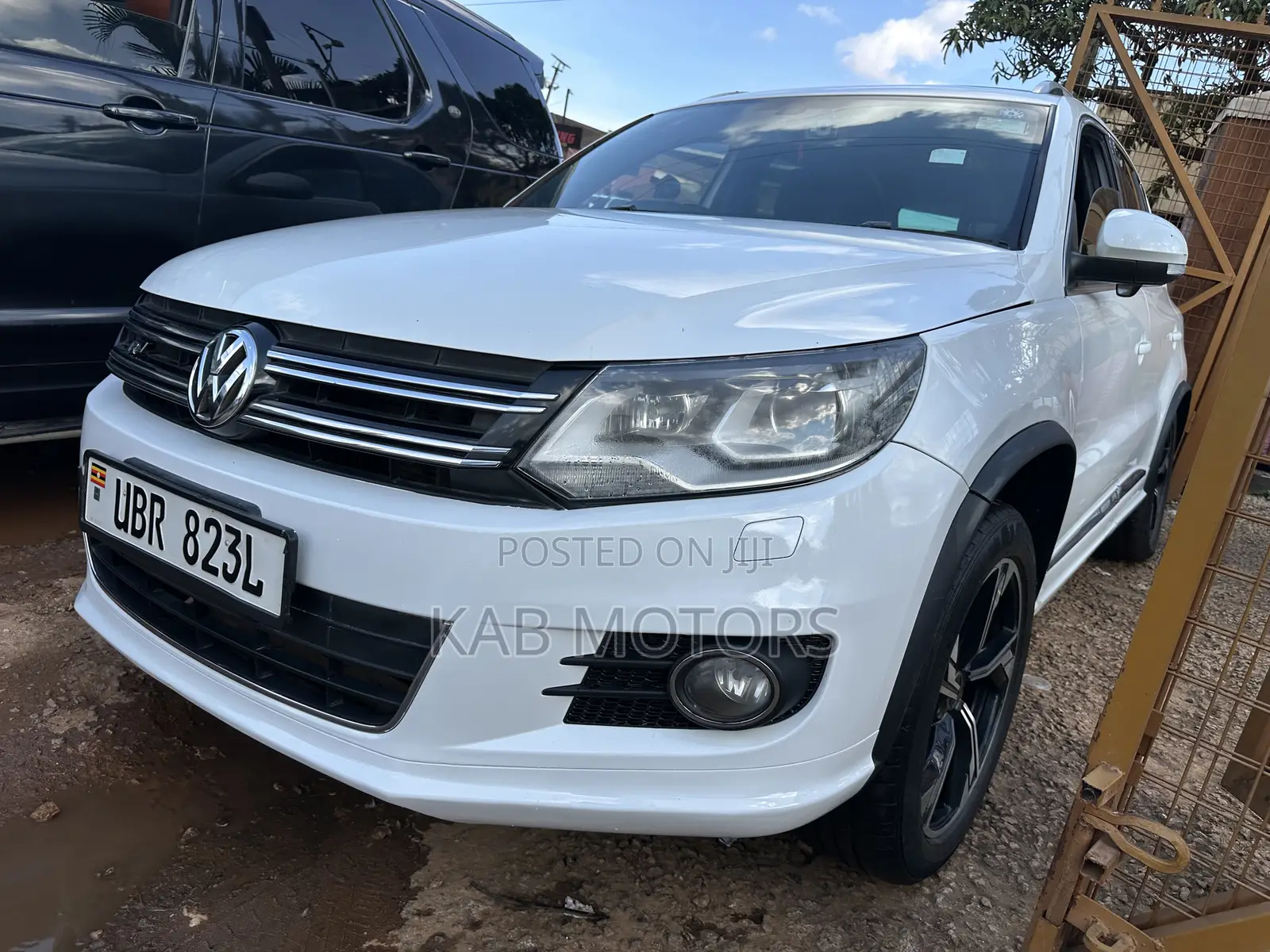 Volkswagen Tiguan R-Line 4dr SUV (2.0L 4cyl Turbo 6A) 2014 White