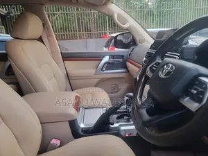Toyota Land Cruiser 2015 Green