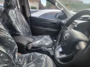 Toyota Hilux 2020 White