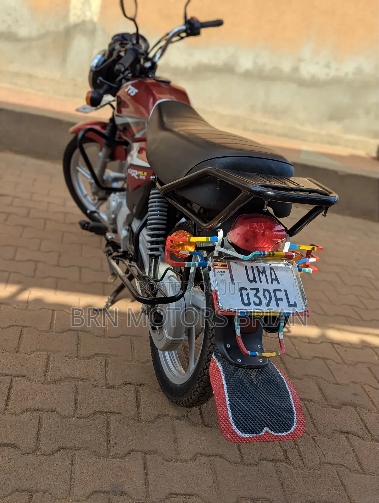 TVS HLX 125 2025 Red
