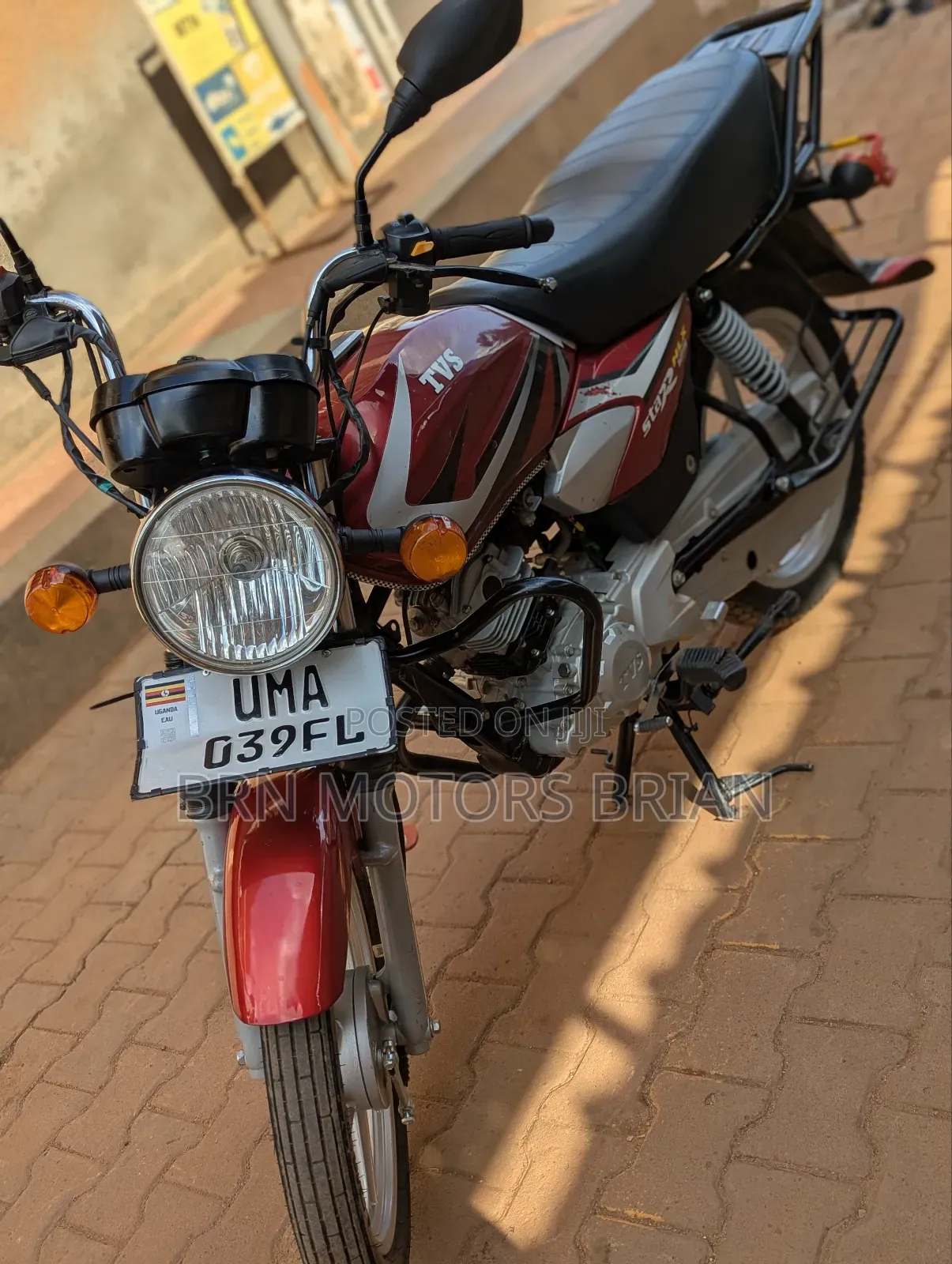 TVS HLX 125 2025 Red