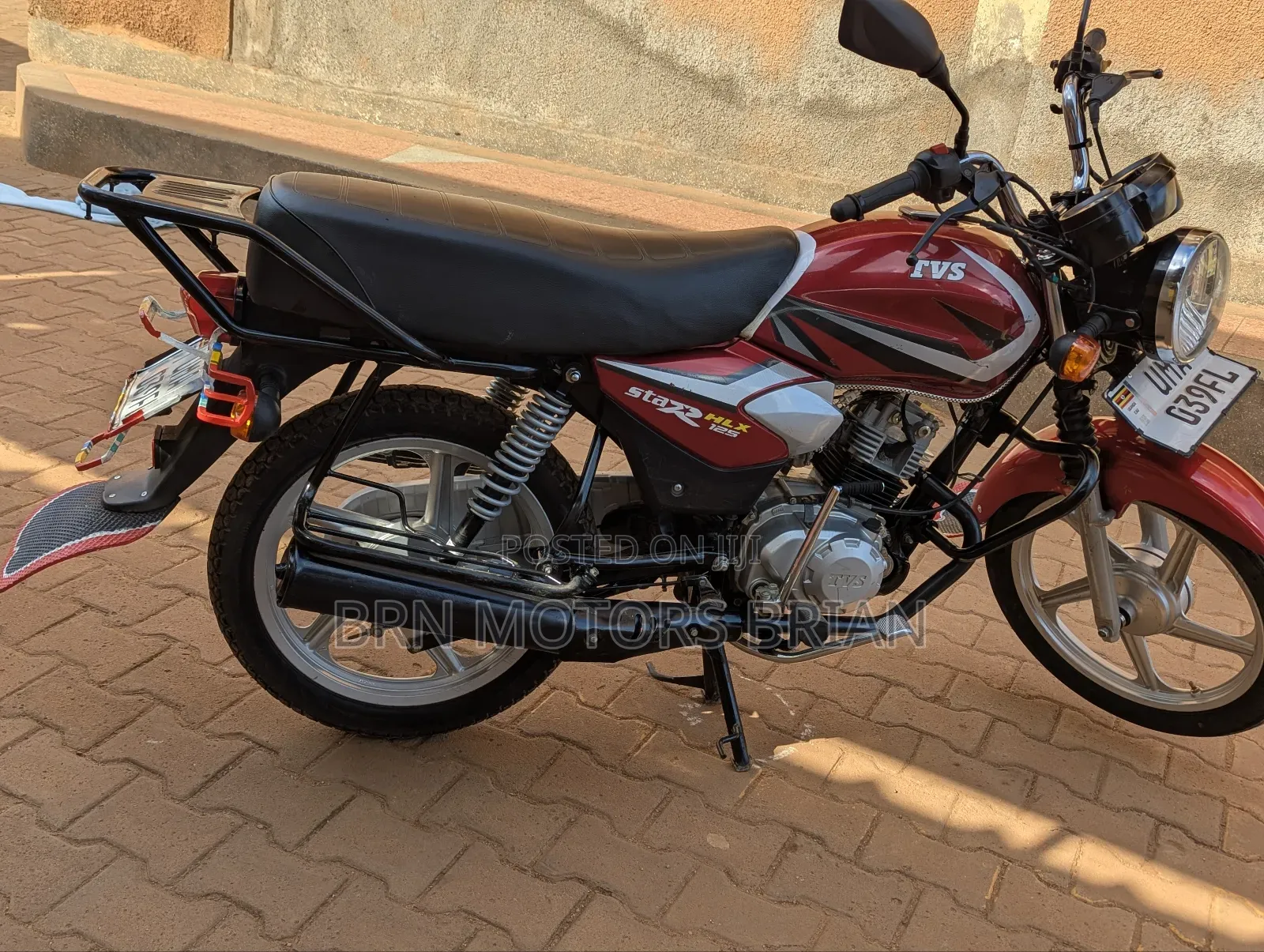 TVS HLX 125 2025 Red