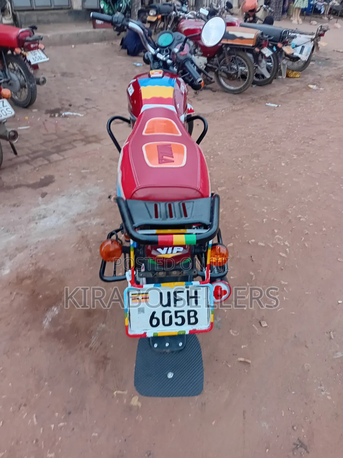TVS HLX 125 2024 Red