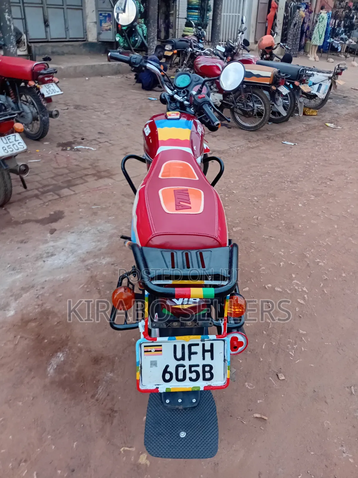 TVS HLX 125 2024 Red