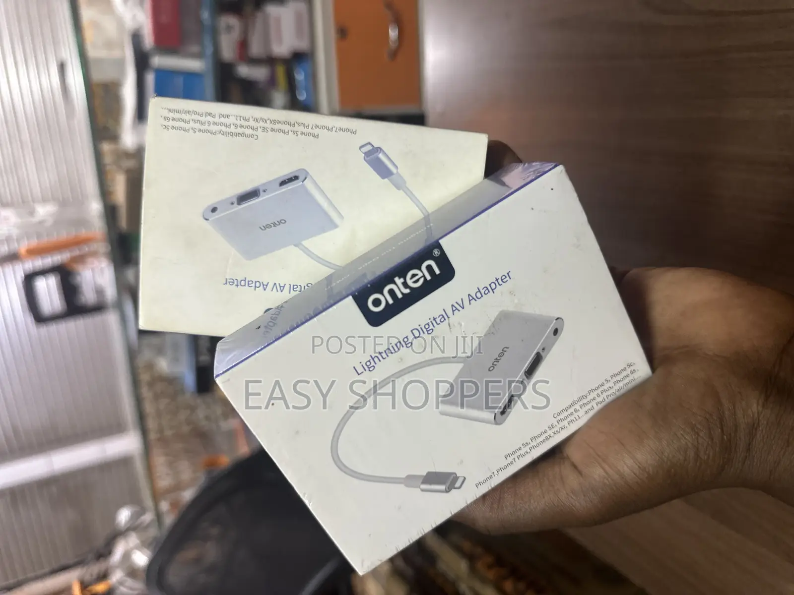 iPhone to Hdmi and Vga + Av (3 in 1 Smart Adapter) 1080p Quality