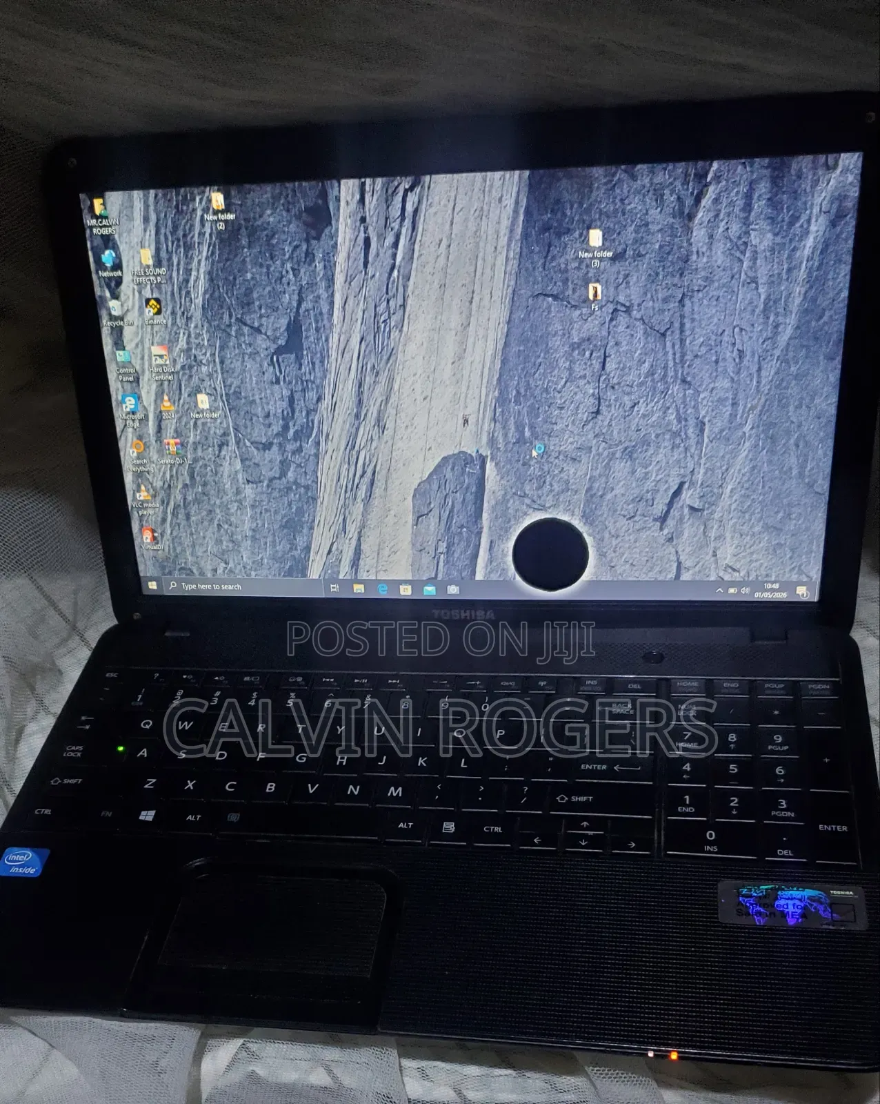 Laptop Toshiba Satellite C850 8GB Intel Pentium HDD+SSD 160GB