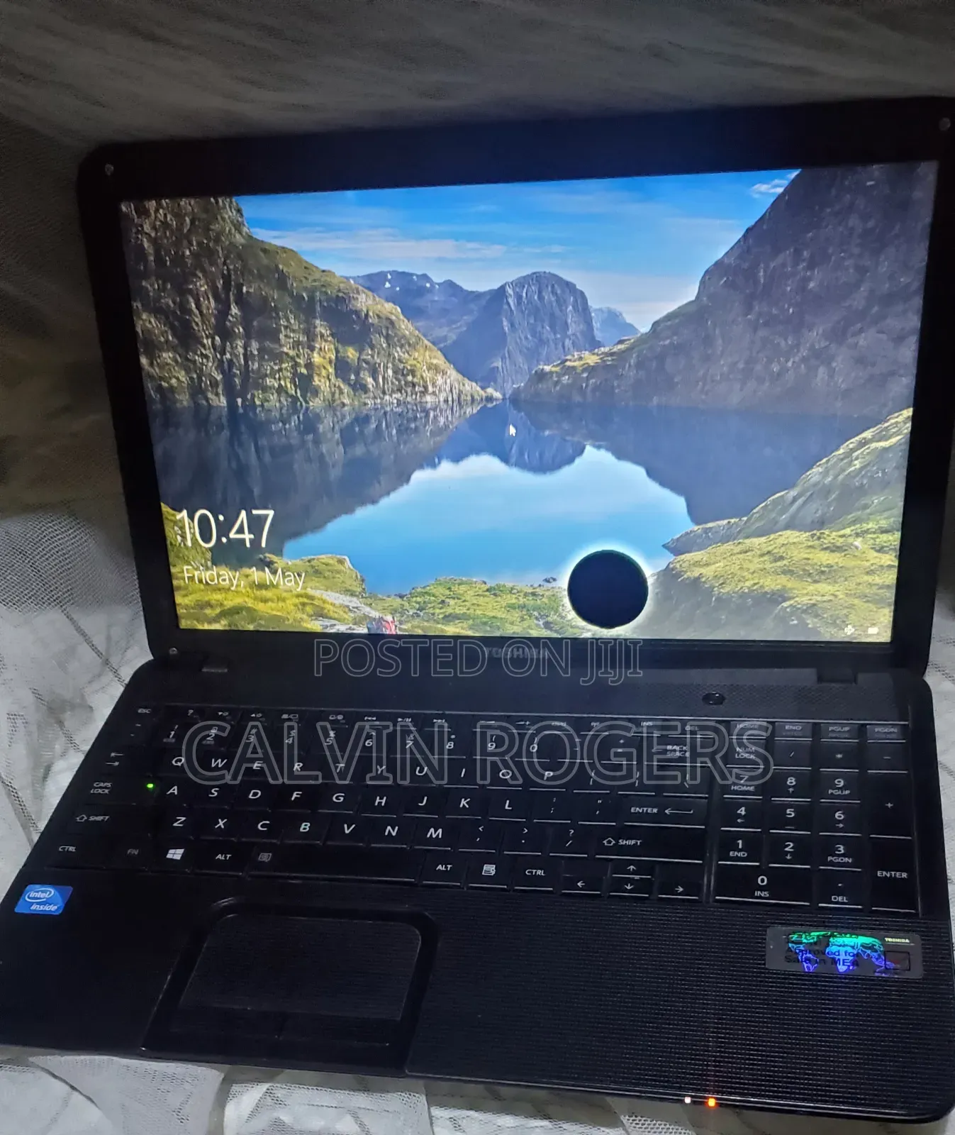 Laptop Toshiba Satellite C850 8GB Intel Pentium HDD+SSD 160GB