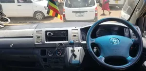 Toyota HiAce 2013