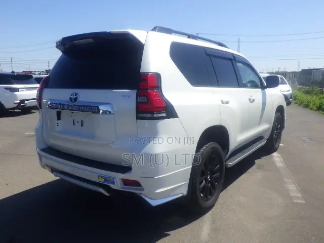 Toyota Land Cruiser Prado 2.7 2018 White
