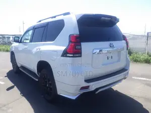Toyota Land Cruiser Prado 2.7 2018 White