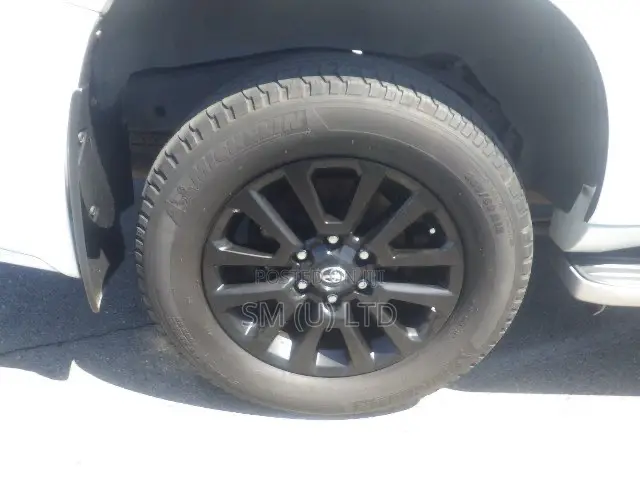 Toyota Land Cruiser Prado 2.7 2018 White