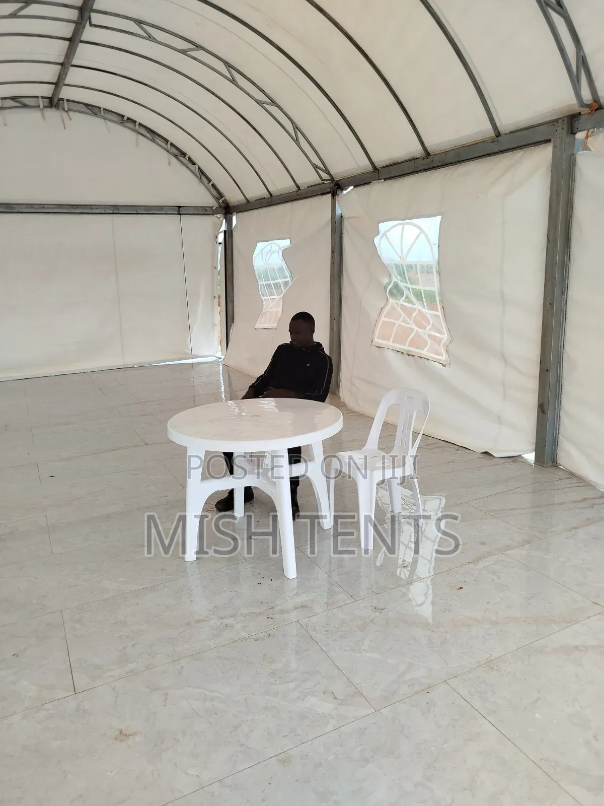 Curved Tent of 5m × 10m Made in Strong Materials