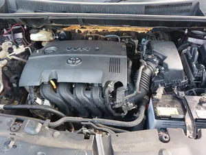 Toyota Corolla Rumion Hatchback 1.5 FWD 2011 Maroon