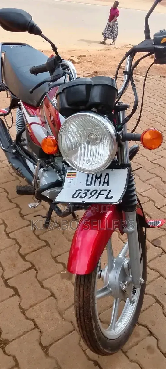 TVS HLX 125 2025 Red