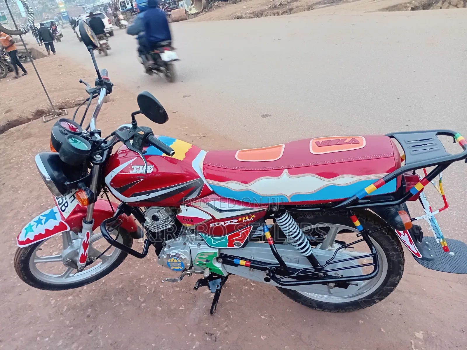 TVS HLX 125 2025 Red