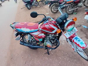 TVS HLX 125 2025 Red