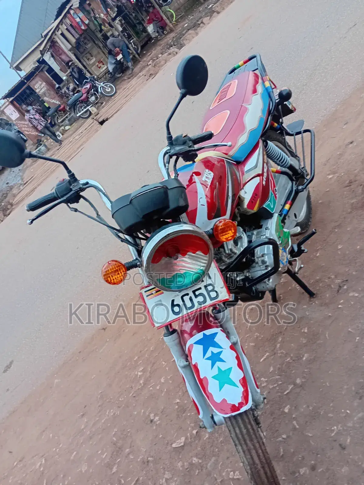TVS HLX 125 2025 Red