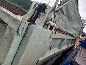 Hino Tipper