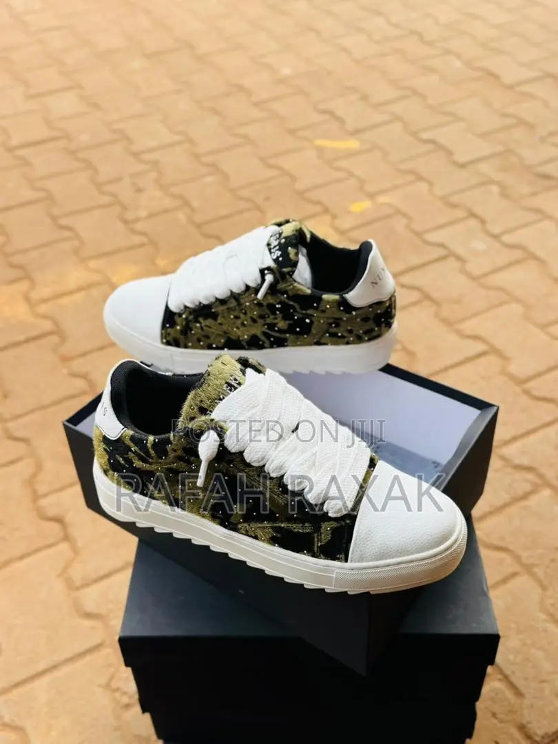 Low Top Numeris Atelier Sneakers