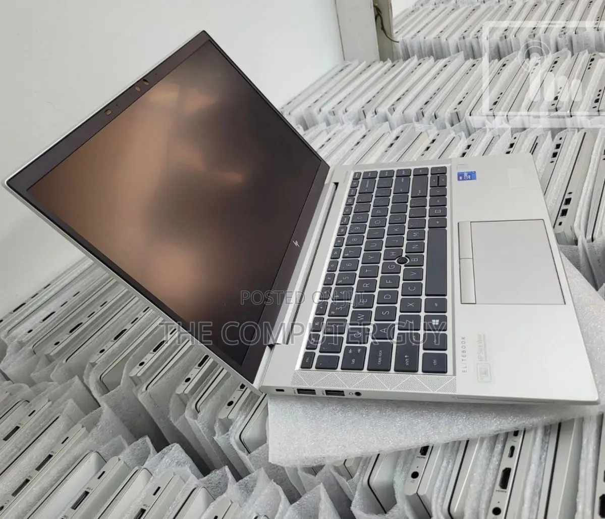 New Laptop HP EliteBook 830 G8 8GB Intel Core i5 SSD 256GB