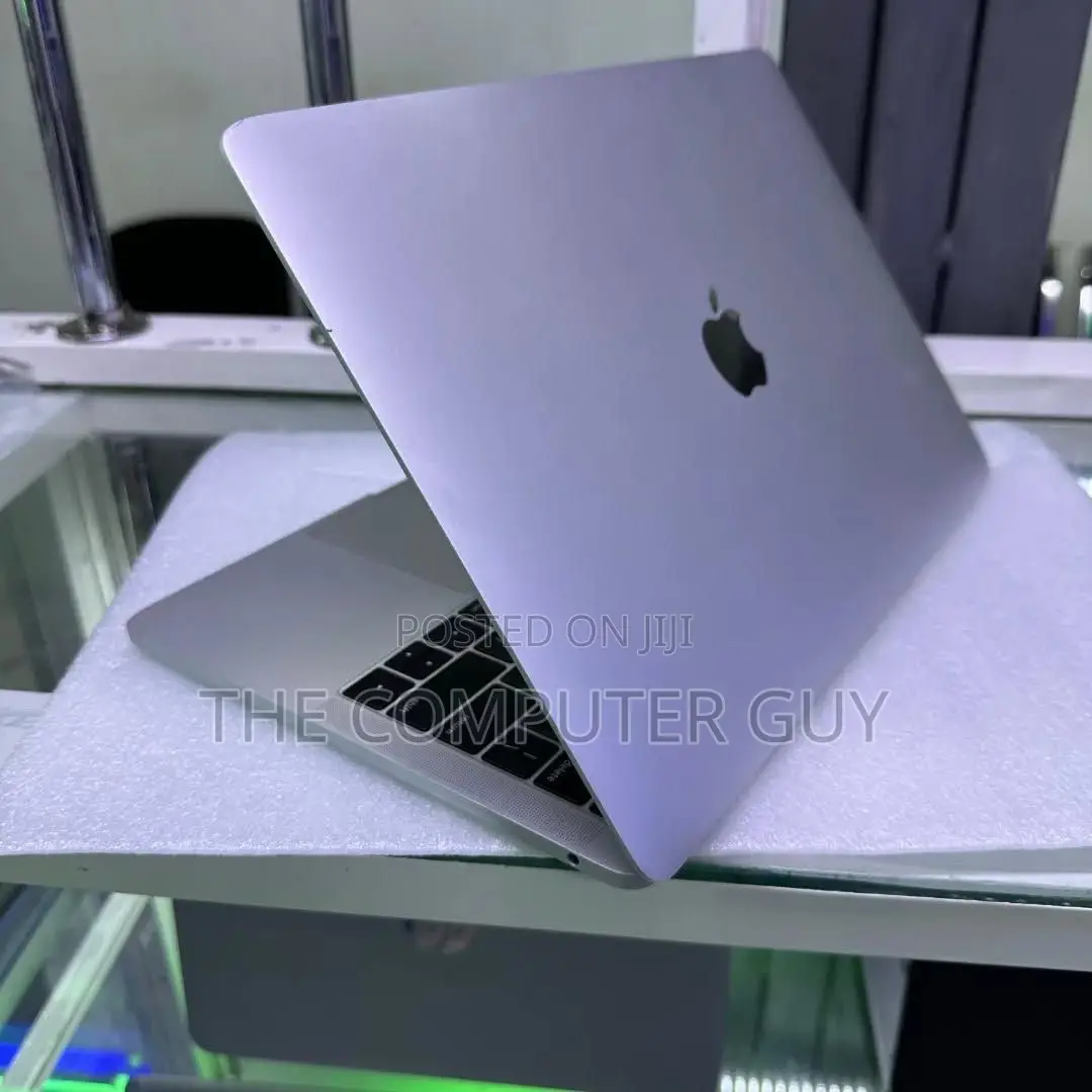 New Laptop Apple MacBook Pro 2017 16GB Intel Core i5 SSD 256GB