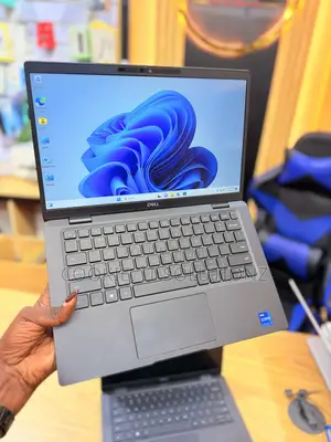 Laptop Dell Latitude 7320 16GB Intel Core i7 SSHD (Hybrid) 512GB