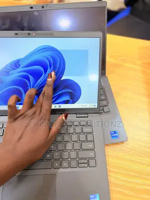 Laptop Dell Latitude 7320 16GB Intel Core i7 SSHD (Hybrid) 512GB