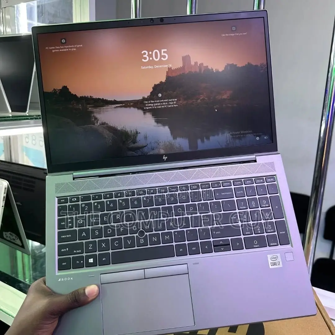 New Laptop HP ZBook 15u G4 16GB Intel Core i7 SSD 256GB