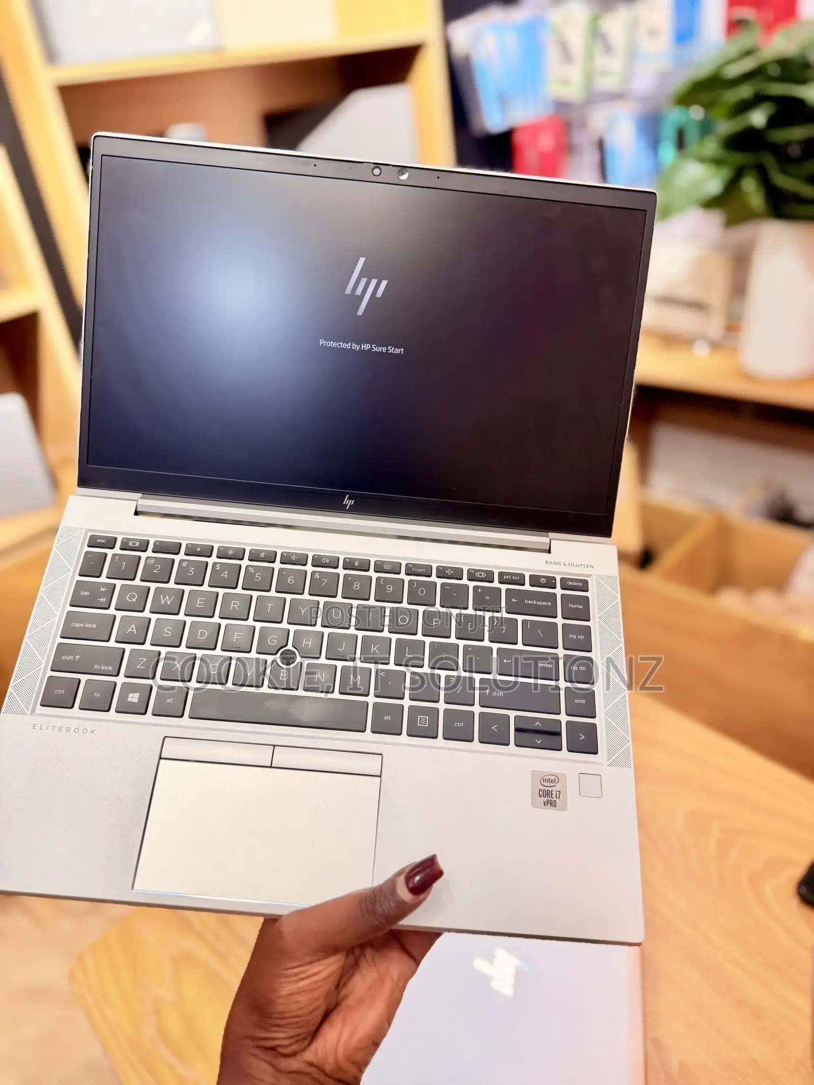Laptop HP EliteBook 840 G7 8GB Intel Core i7 SSHD (Hybrid) 256GB