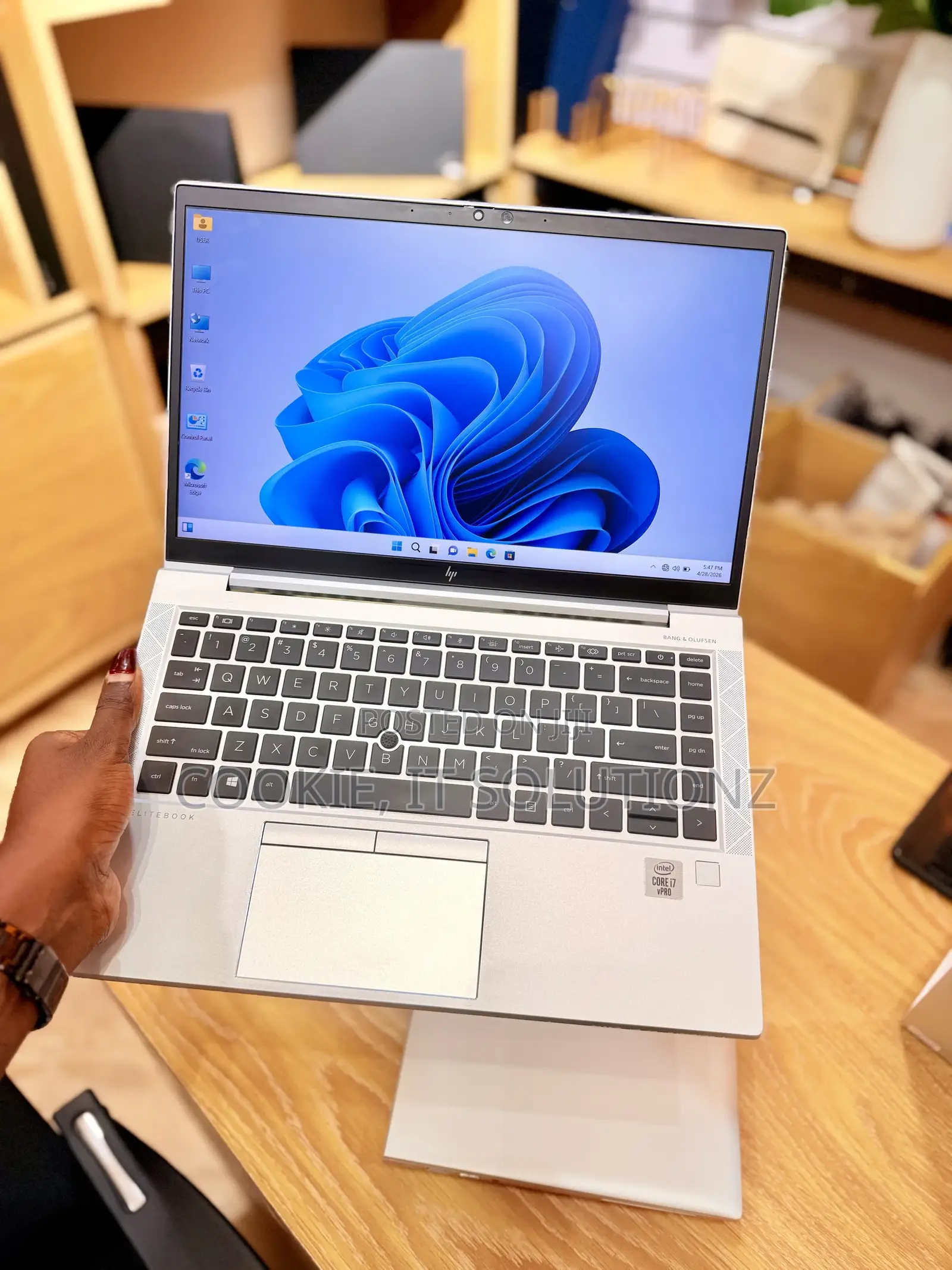 Laptop HP EliteBook 840 G7 8GB Intel Core i7 SSHD (Hybrid) 256GB