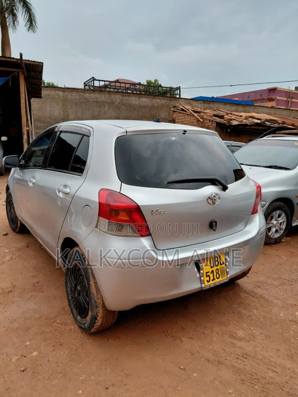 Toyota Vitz 2010 Silver