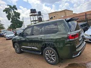 Toyota Land Cruiser Prado 2015 Green
