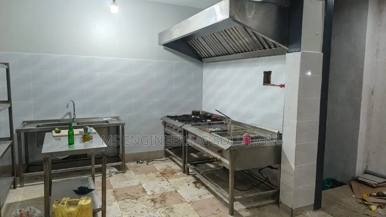 Full Kitchen Installation With Duct System