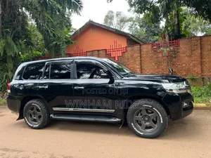 Land Cruiser V8 Available for Hire at Self Drive