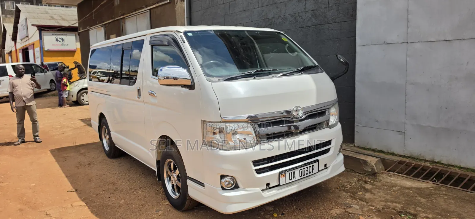 Toyota HiAce 2013 White