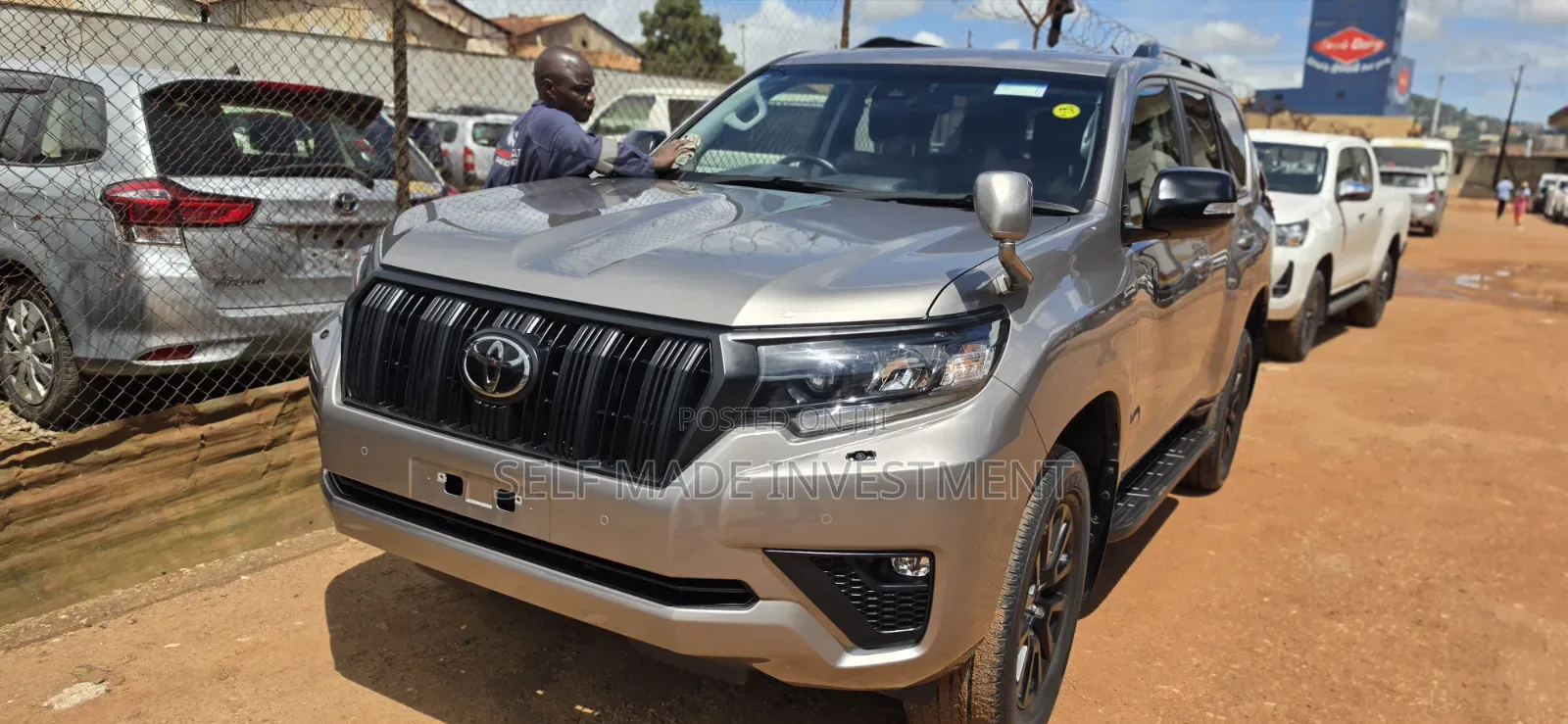 Toyota Land Cruiser Prado 2023 Gold