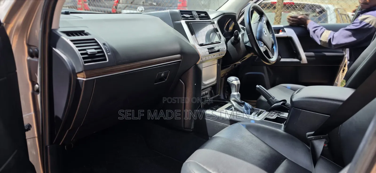 Toyota Land Cruiser Prado 2023 Gold