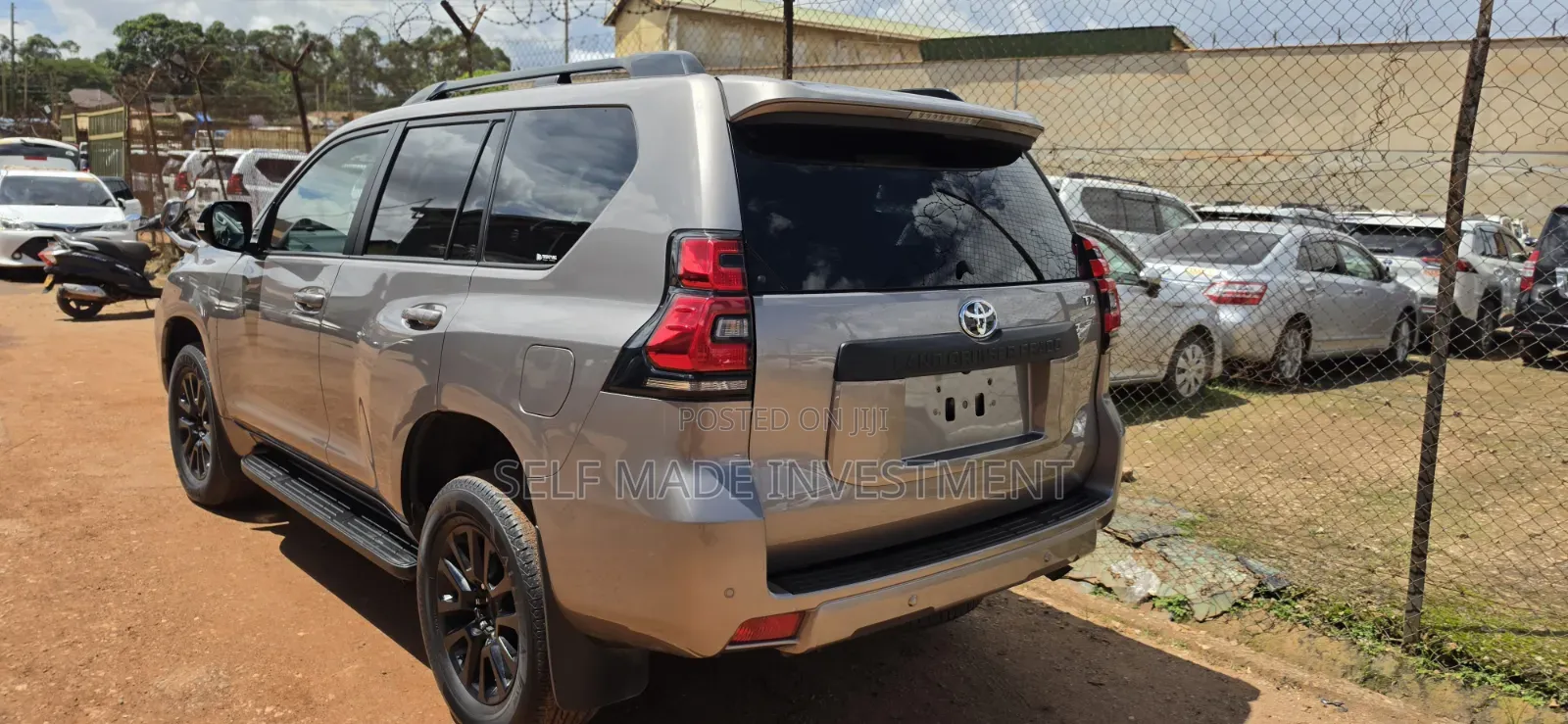 Toyota Land Cruiser Prado 2023 Gold