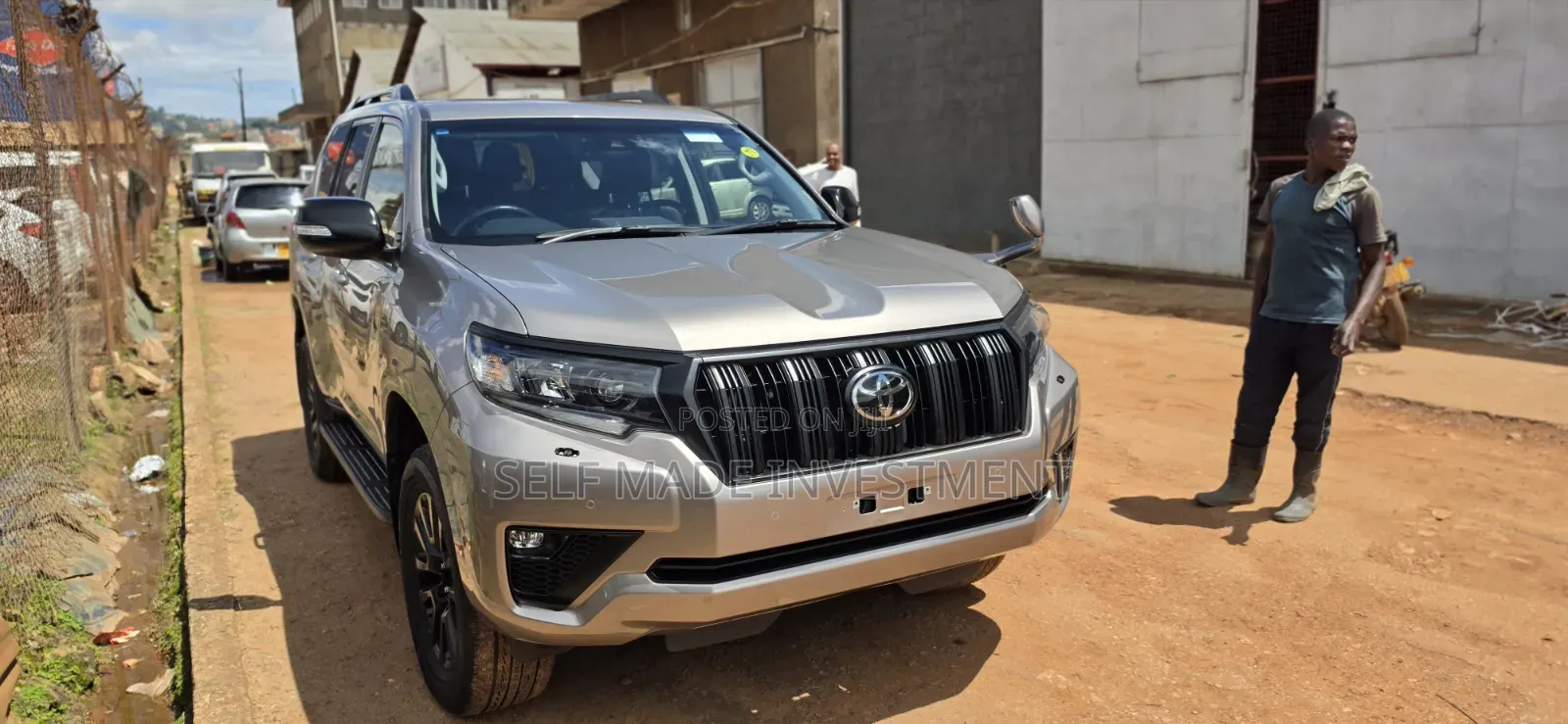 Toyota Land Cruiser Prado 2023 Gold