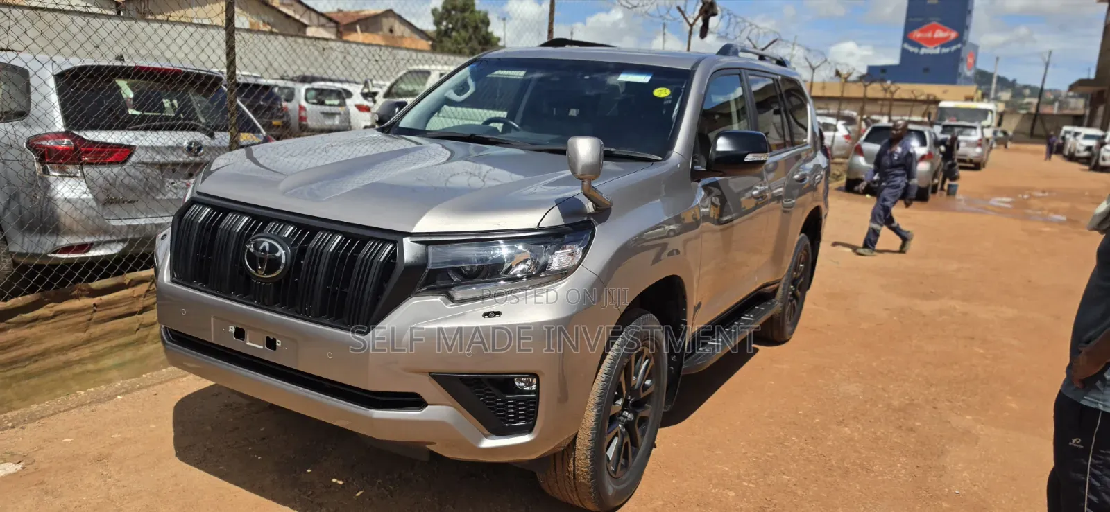 Toyota Land Cruiser Prado 2023 Gold