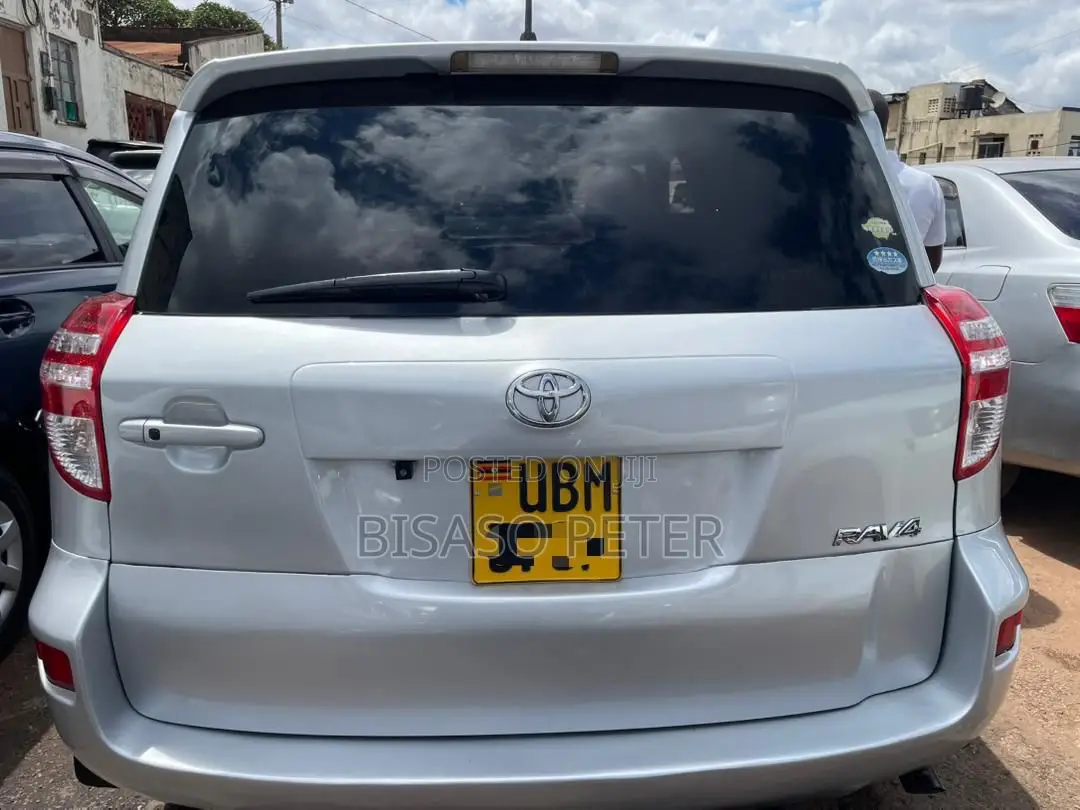 Toyota RAV4 2.5 2010 Silver