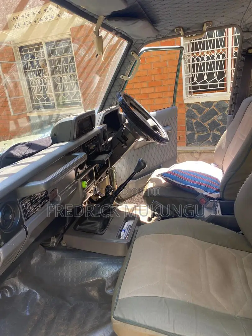Toyota Land Cruiser 1996 Green