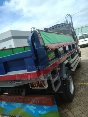 Isuzu Elf Truck 2013 Blue
